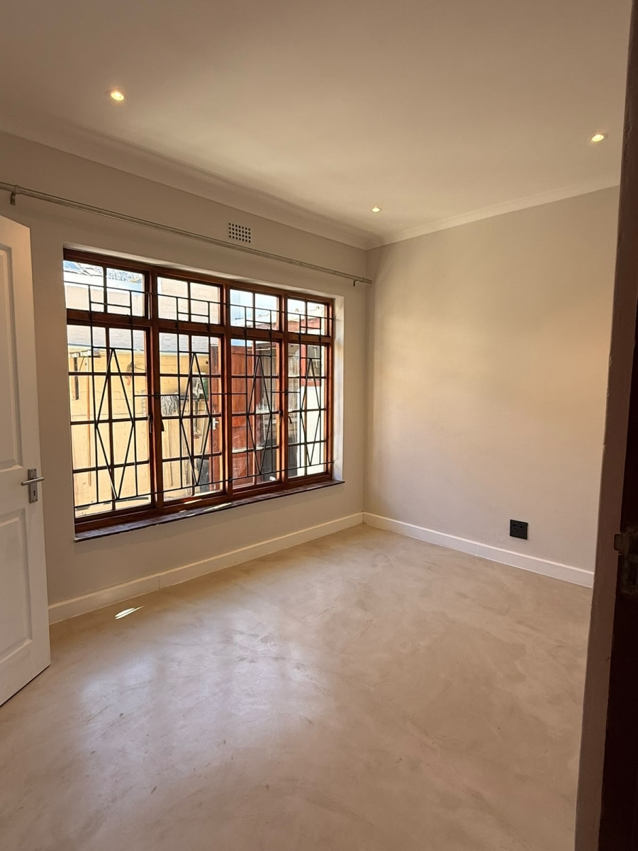 To Let 3 Bedroom Property for Rent in Lakeside Western Cape